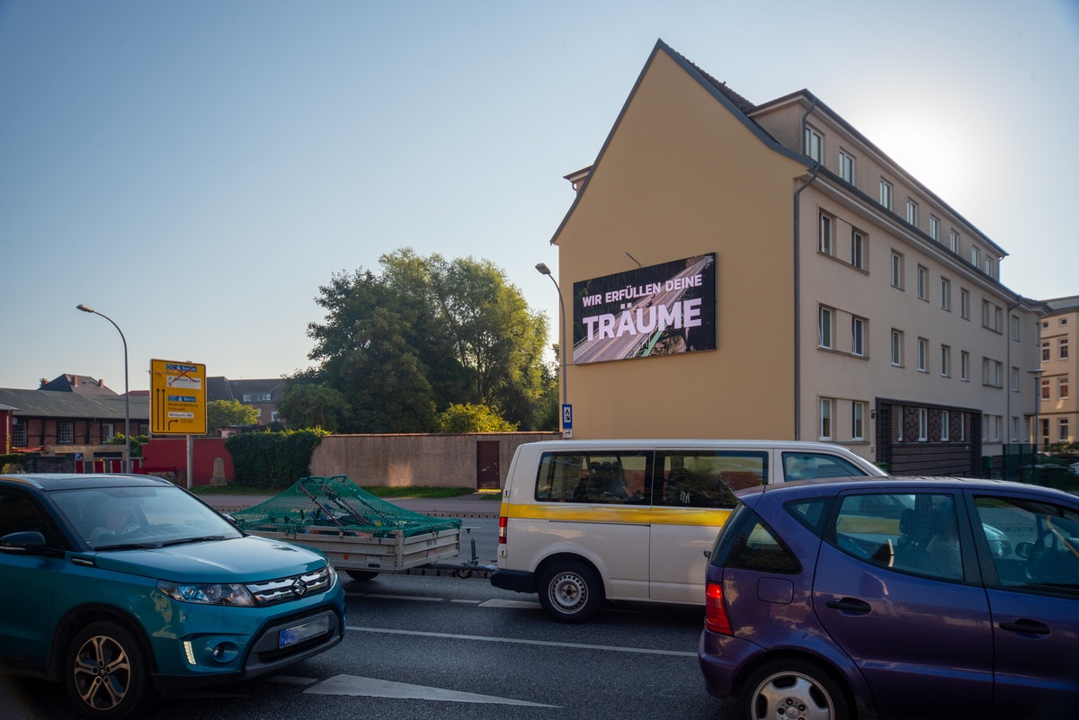 LED-Werbetafel Güstrow Nahaufnahme – Digitale Außenwerbung MV