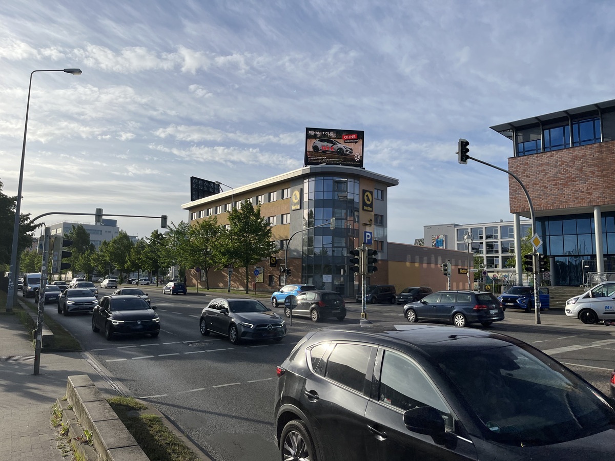 LED-Werbetafel Rostock – Außenwerbung an der Friedrichstraße